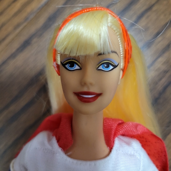 2003 Supergirl Barbie - Picture 2 of 9